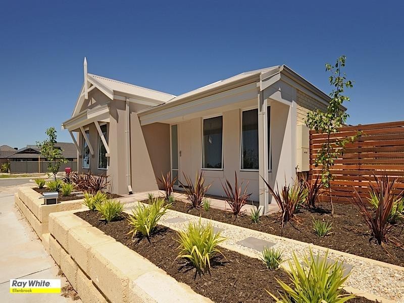 3 Tullawood Drive, Aveley WA 6069