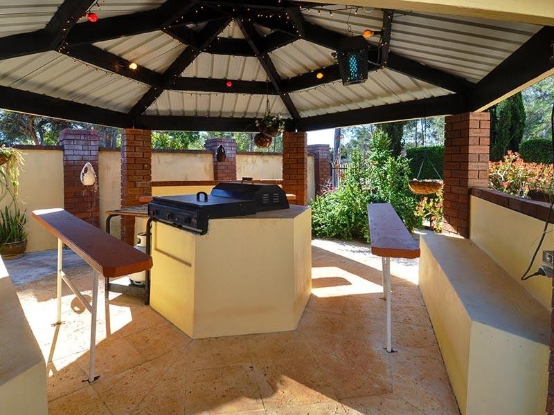 44 Almeria Parade, Upper Swan WA 6069