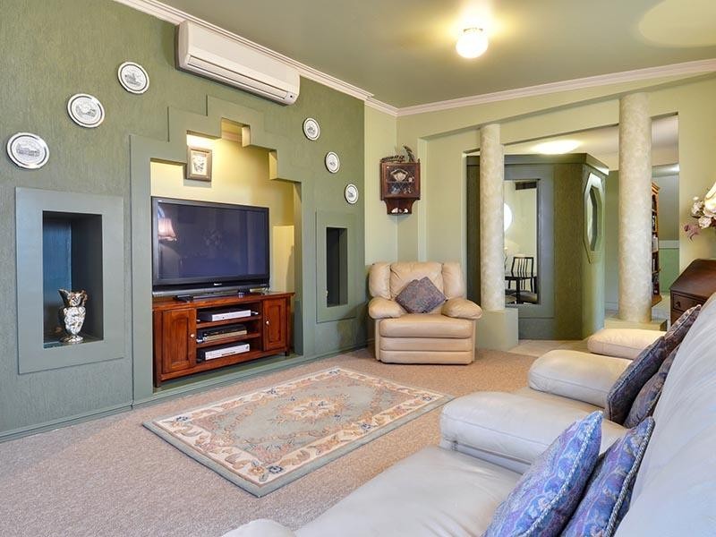 44 Almeria Parade, Upper Swan WA 6069