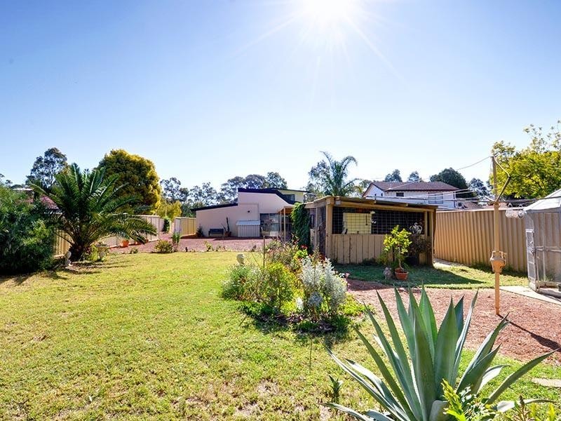 44 Almeria Parade, Upper Swan WA 6069