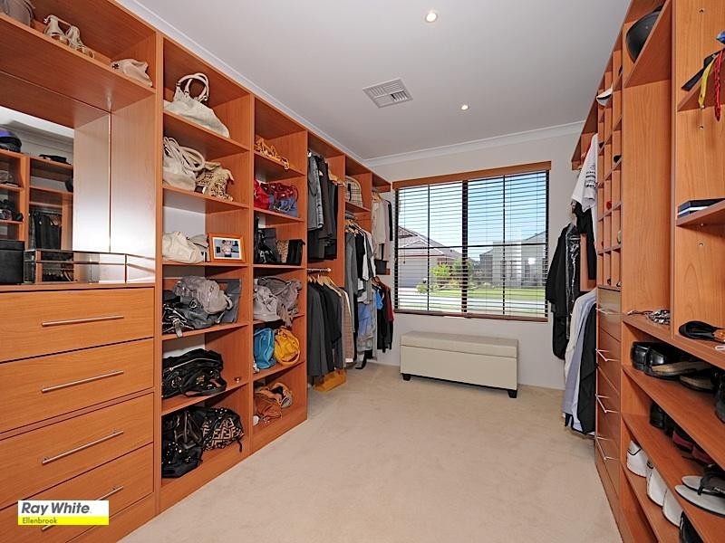 11 Petworth Drive, The Vines WA 6069