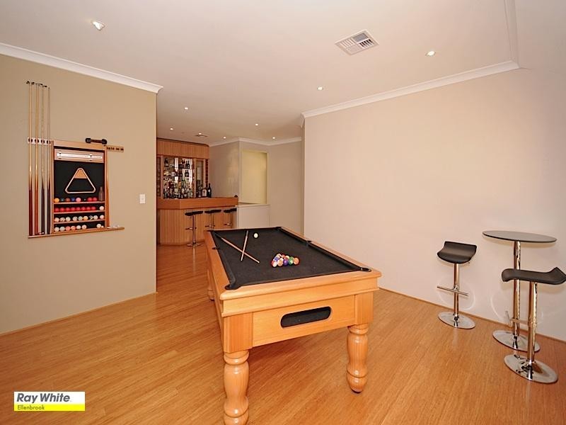 11 Petworth Drive, The Vines WA 6069