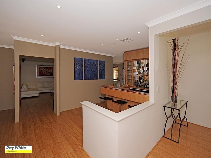 11 Petworth Drive, The Vines WA 6069