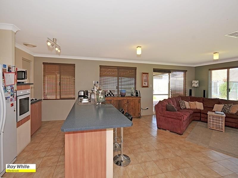 2 Heirisson Turn, Ellenbrook WA 6069