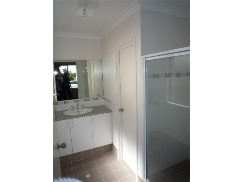 9 Redbank Drive, Ellenbrook WA 6069