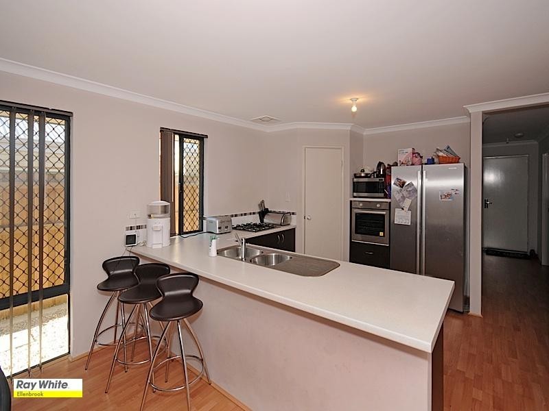 18 Brixton Crescent, Ellenbrook WA 6069