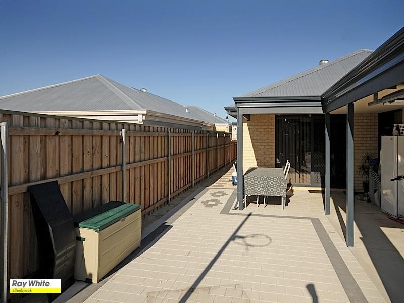 18 Brixton Crescent, Ellenbrook WA 6069