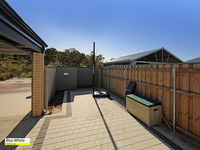 18 Brixton Crescent, Ellenbrook WA 6069
