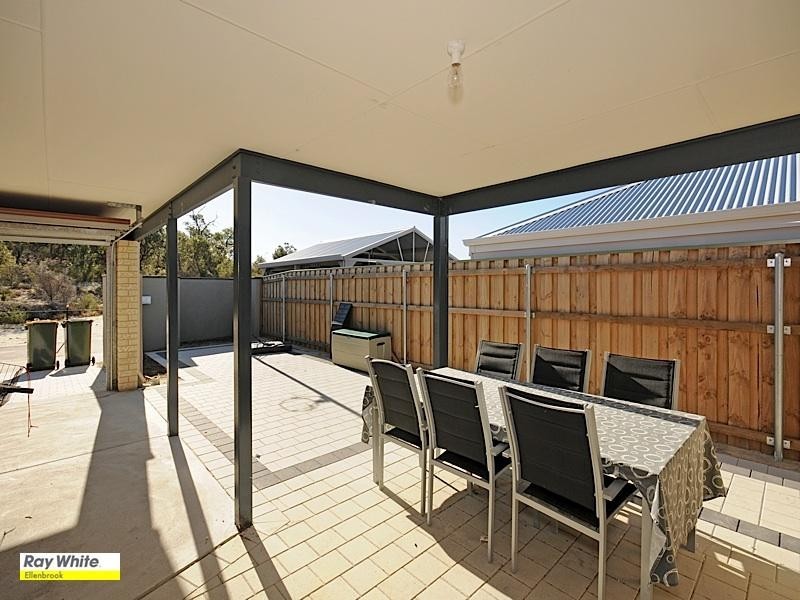 18 Brixton Crescent, Ellenbrook WA 6069