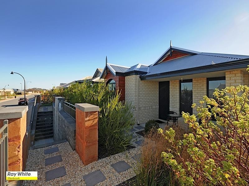 18 Brixton Crescent, Ellenbrook WA 6069