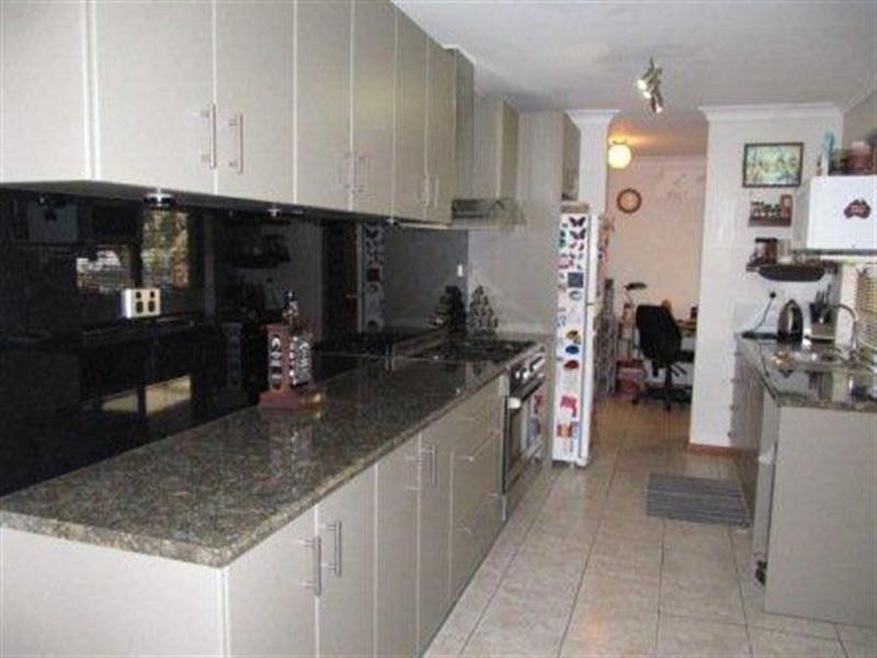 16 Brockholes Street, Bullsbrook WA 6084