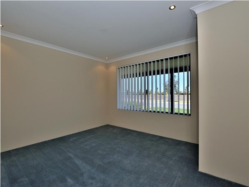 10 Coniston Drive, Ellenbrook WA 6069