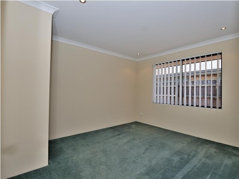 10 Coniston Drive, Ellenbrook WA 6069