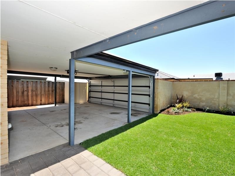 10 Coniston Drive, Ellenbrook WA 6069