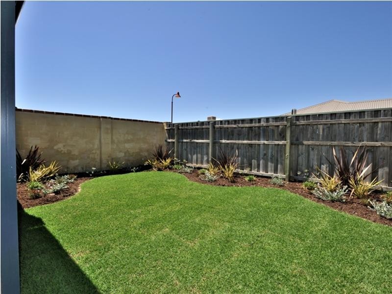10 Coniston Drive, Ellenbrook WA 6069