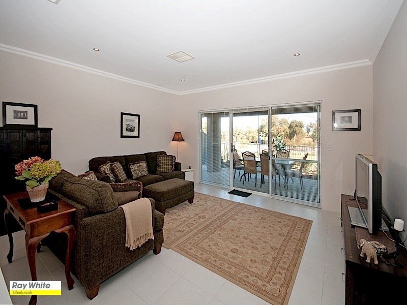 22 Hirani Link, Aveley WA 6069