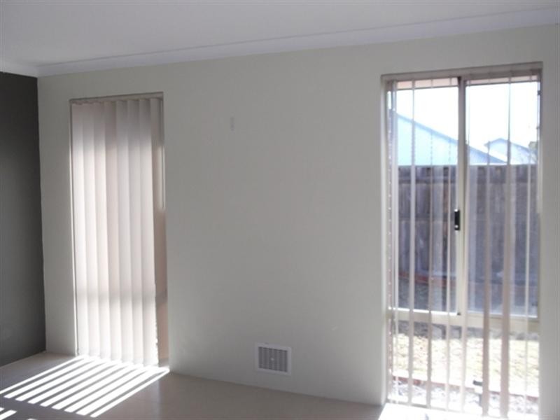 7 Bancombe Crescent, Ellenbrook WA 6069