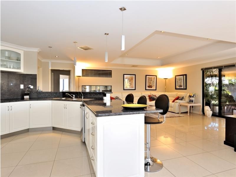 21 Thorold Avenue, Ellenbrook WA 6069