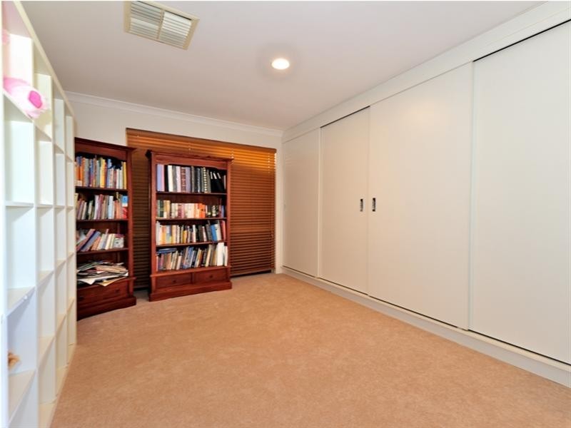 14 Honeyeater Terrace, Ellenbrook WA 6069