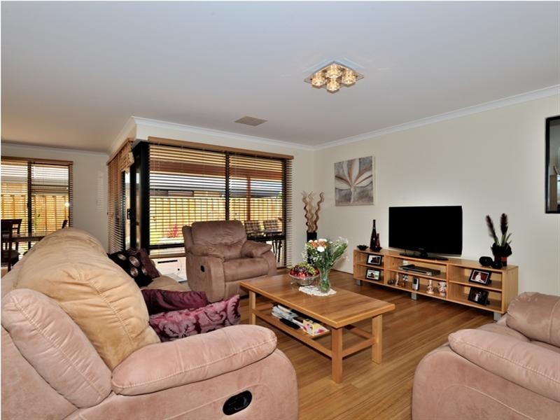 7 Fleetwood Link, Ellenbrook WA 6069