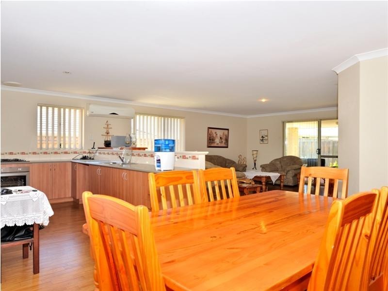 21 Evesham Drive, Ellenbrook WA 6069