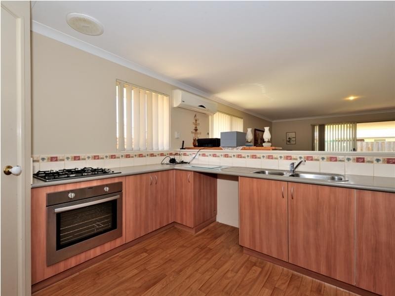 21 Evesham Drive, Ellenbrook WA 6069