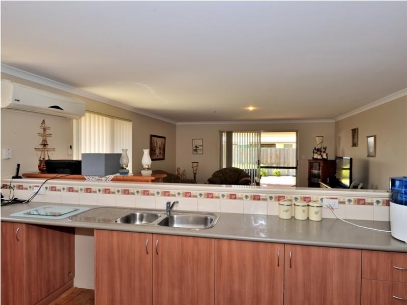 21 Evesham Drive, Ellenbrook WA 6069