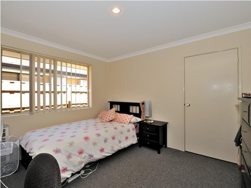21 Evesham Drive, Ellenbrook WA 6069