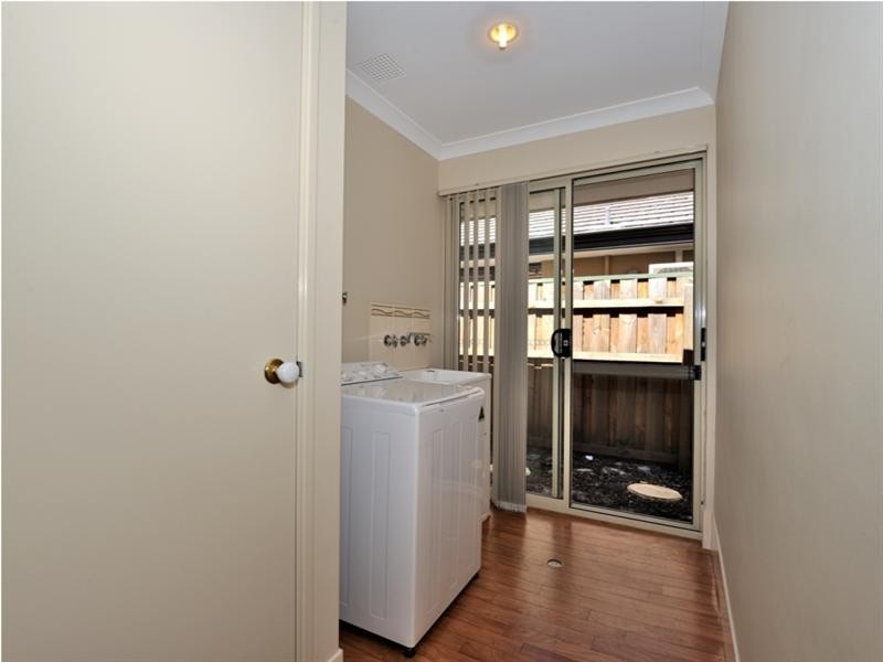 21 Evesham Drive, Ellenbrook WA 6069