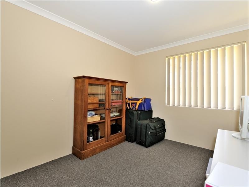21 Evesham Drive, Ellenbrook WA 6069
