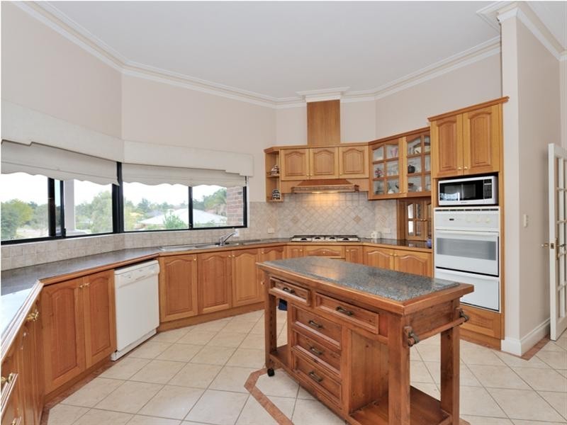 6 Pipit Court, Ellenbrook WA 6069