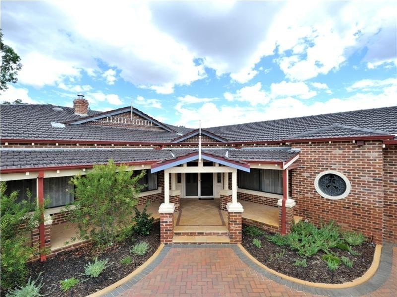 6 Pipit Court, Ellenbrook WA 6069