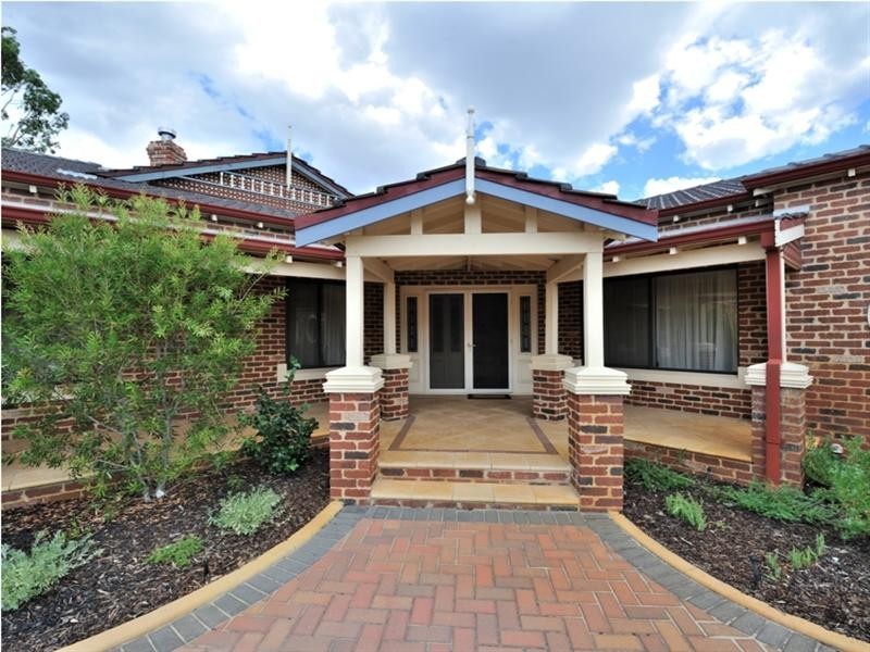 6 Pipit Court, Ellenbrook WA 6069