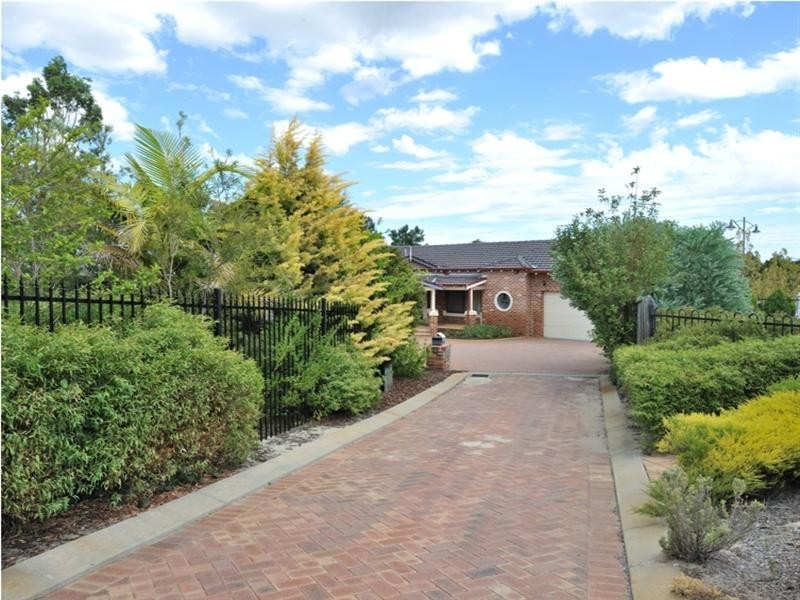 6 Pipit Court, Ellenbrook WA 6069