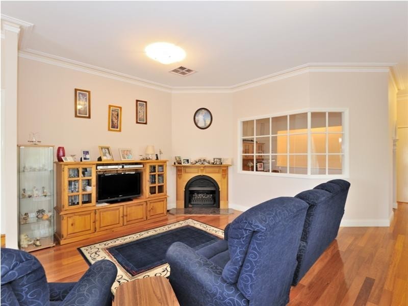 6 Pipit Court, Ellenbrook WA 6069