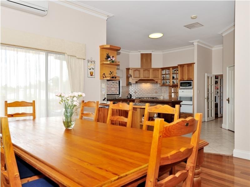 6 Pipit Court, Ellenbrook WA 6069