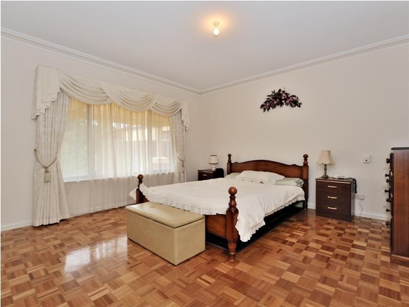 6 Pipit Court, Ellenbrook WA 6069