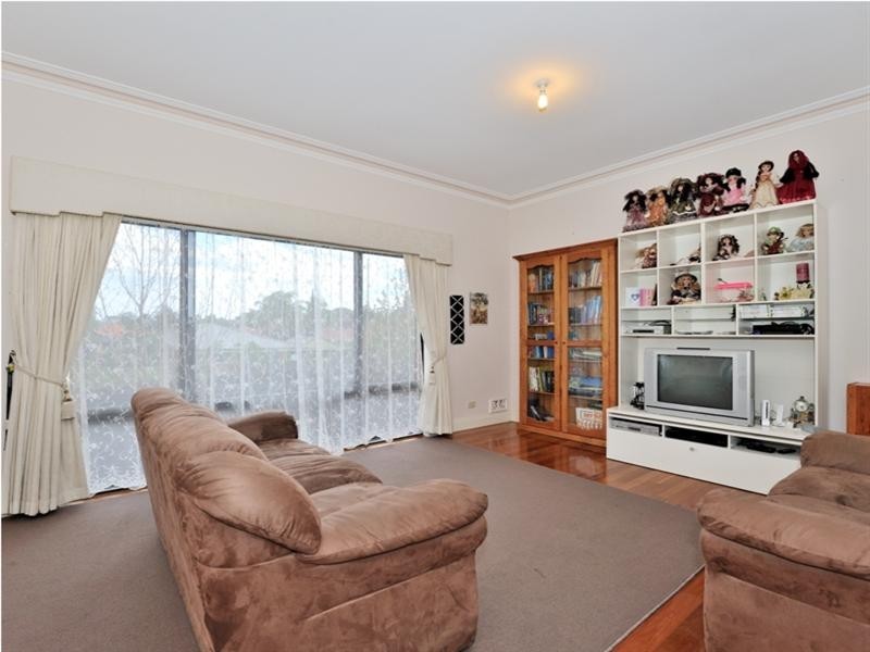 6 Pipit Court, Ellenbrook WA 6069