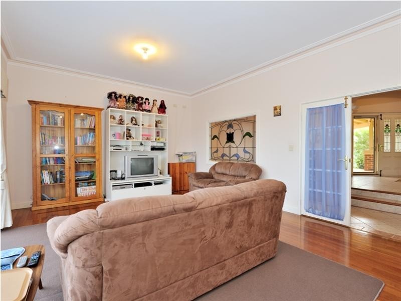 6 Pipit Court, Ellenbrook WA 6069