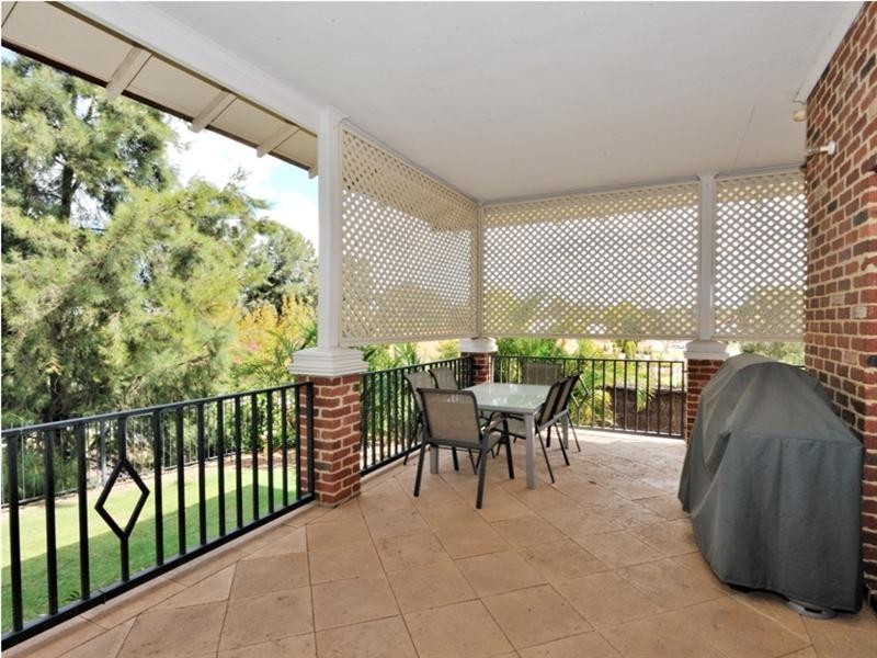 6 Pipit Court, Ellenbrook WA 6069
