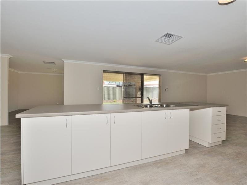 12 Tolj Loop, Aveley WA 6069