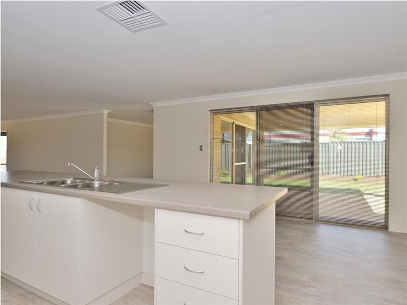 12 Tolj Loop, Aveley WA 6069