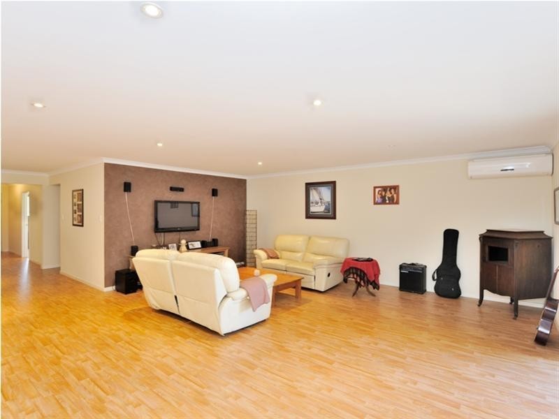 22 Harberton Parkway, Ellenbrook WA 6069