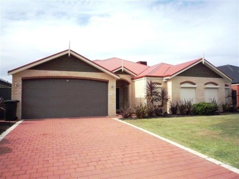 11 Travers Way, Aveley WA 6069