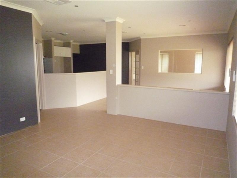 11 Travers Way, Aveley WA 6069