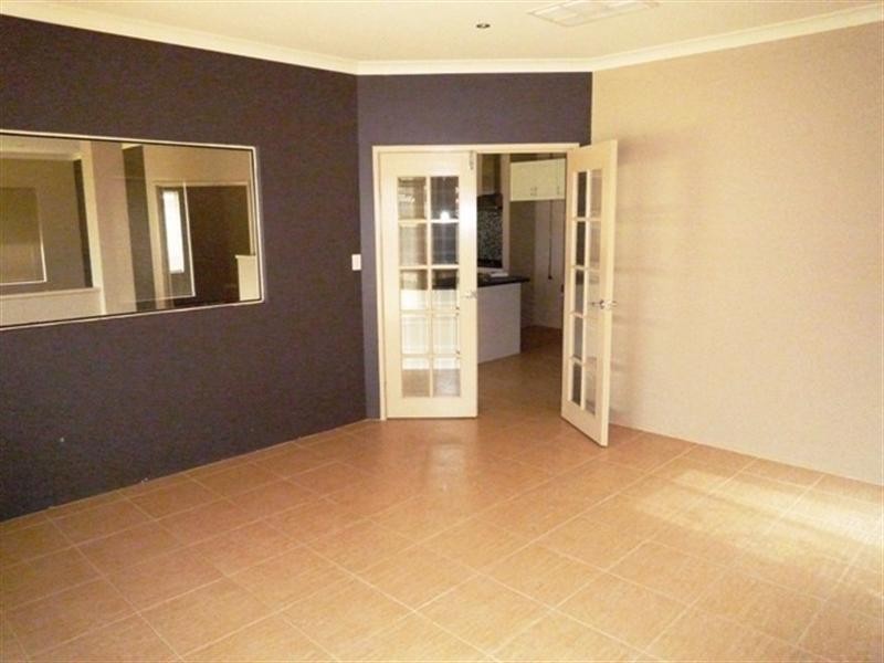 11 Travers Way, Aveley WA 6069