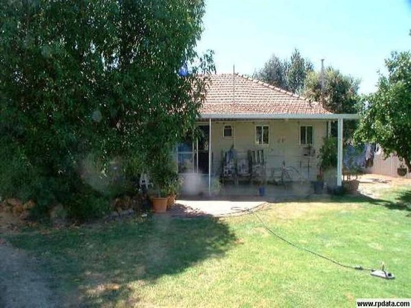 5 Ewart Street, Midvale WA 6056