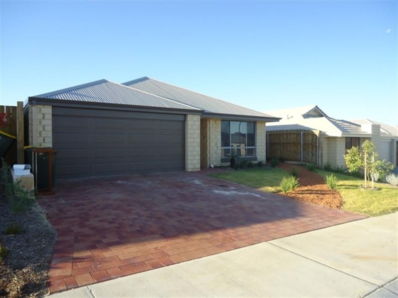 12 Solway Brace, Ellenbrook WA 6069
