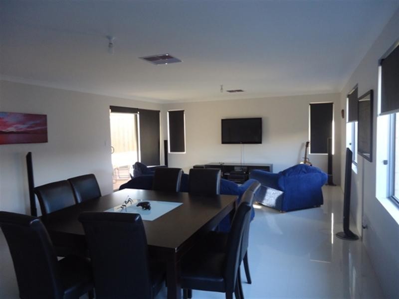 12 Solway Brace, Ellenbrook WA 6069