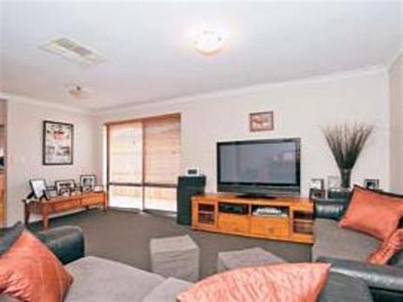 11 Morton Avenue, Ellenbrook WA 6069